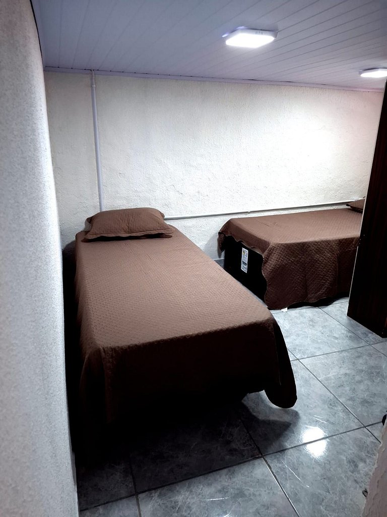 Alojamento de Obra p/ 04 pessoas c/ cozinha, 02 dorm 02 WC's